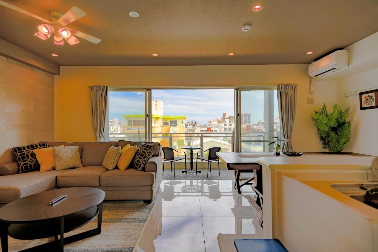 Appartamento Sunshine Coast Chatan Esterno foto